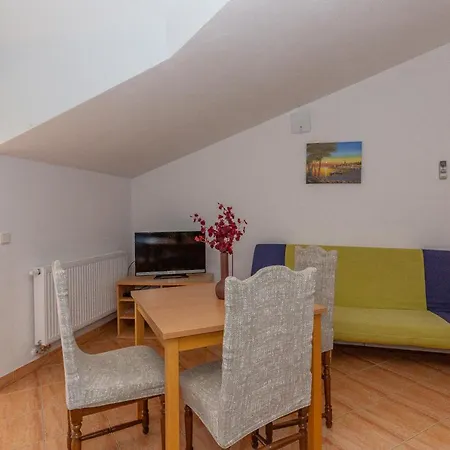 Dalmata Biograd Apartment *