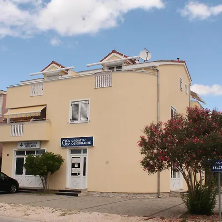 Apartment Dalmata *